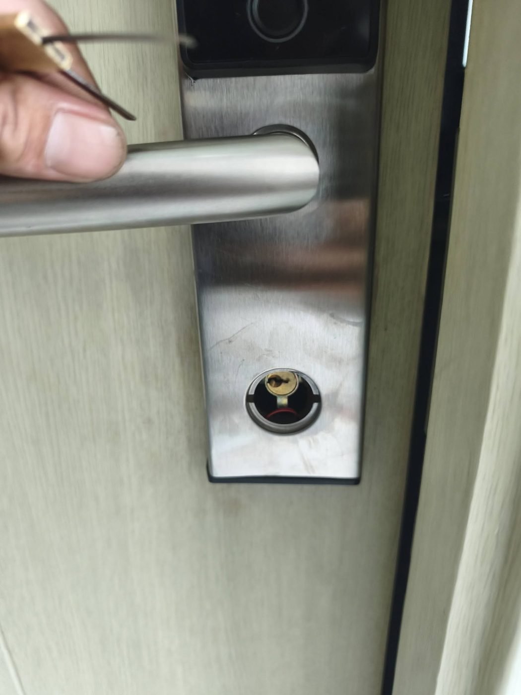Door lock opened without damage